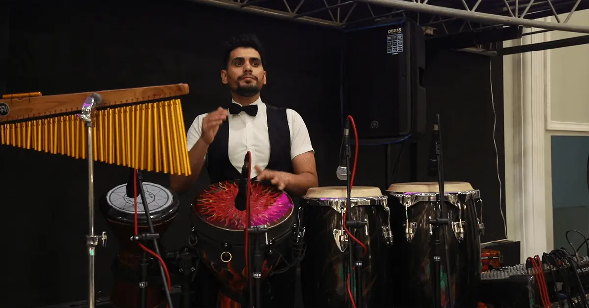 Bagh-tenbak-musician-of-Chateau-de-Versailles-luxury-hall